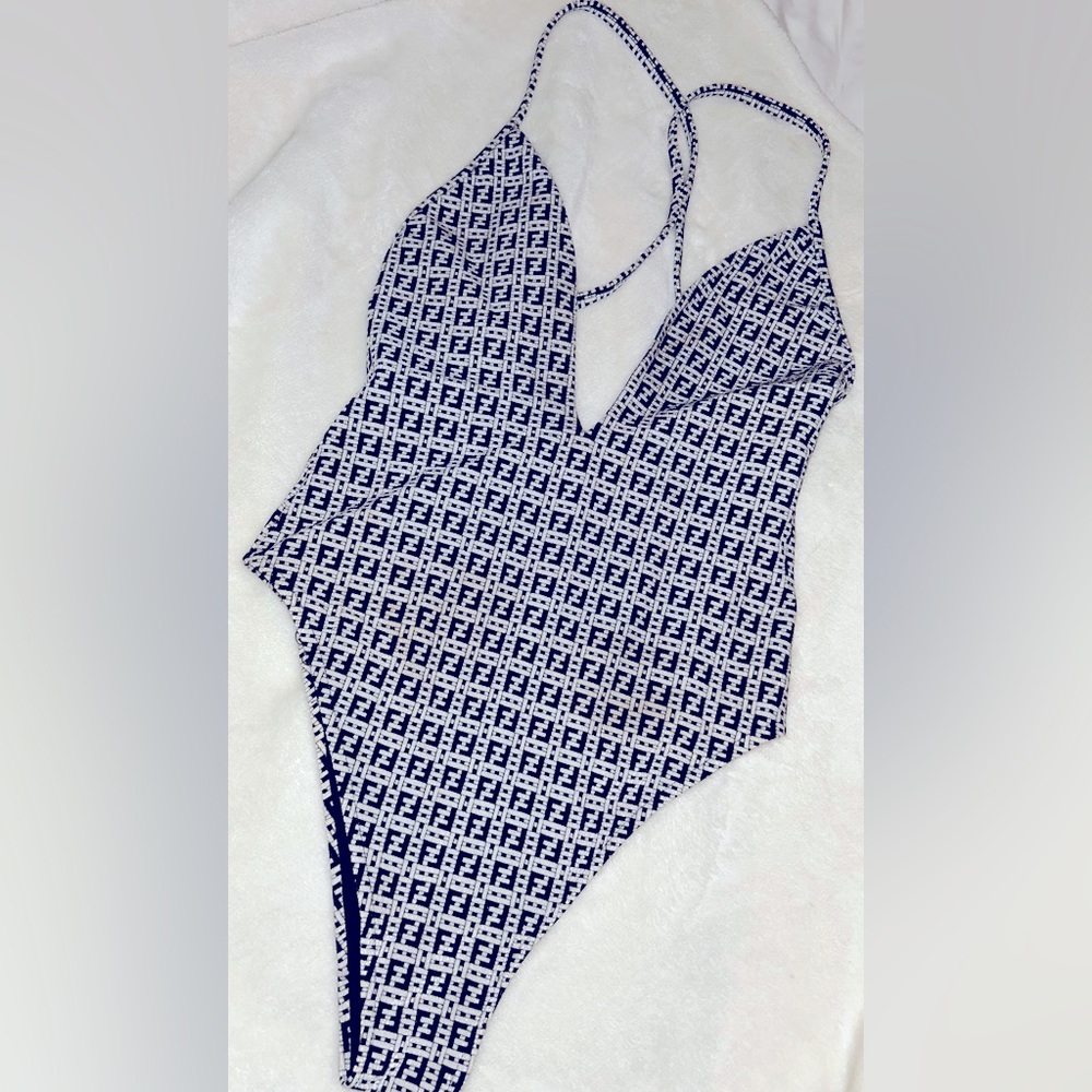 Fendi
FF-motif U-neck swimsuit